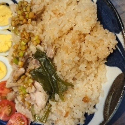 シンガポールで食べたチキンライスが本当に美味しくて美味しくて、初めて作ってみました。
簡単で本当に美味しく、特にタレが最高でした!